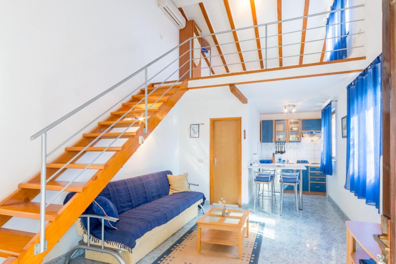 Vacation House Milka Милна Екстер'єр фото